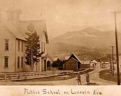 Public school on Lincoln Ave