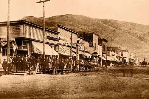 Aspen Street Scene