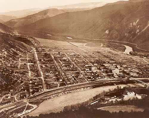 Bird's eye view of Glenwood Springs