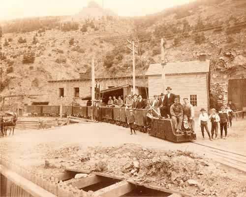 Electric train emerging from the Bobtail Tunnel