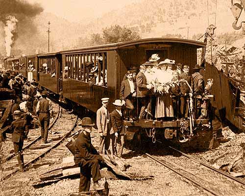 Train Excursion Through Boulder Train Excursion Through Boulder