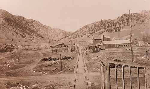 Railroad tracks at mouth of Boulder Canyon