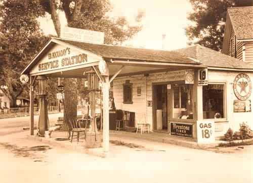 Ed Hockaday's Service Station